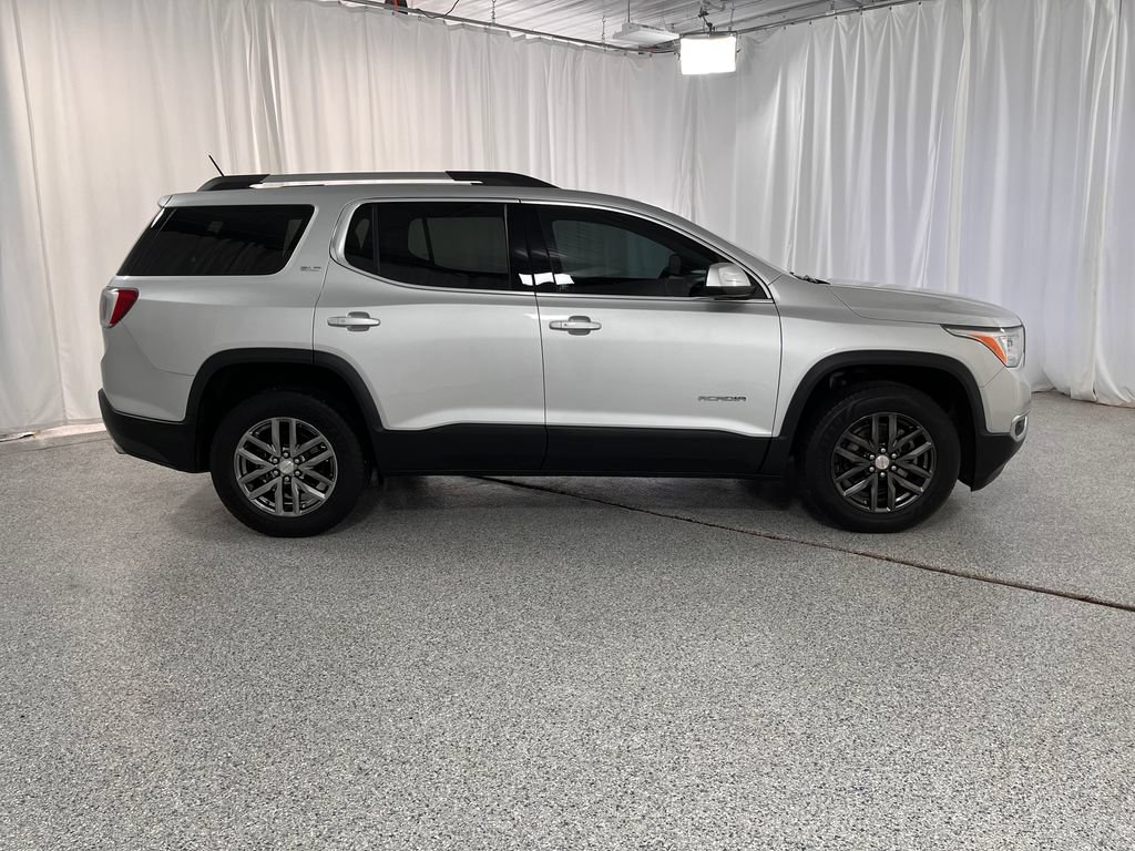 Used 2019 GMC Acadia SLT w/ LPO, Black Accent Package AWD/4WD image 6