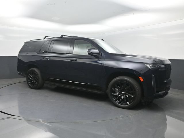 Used 2022 Cadillac Escalade ESV Sport w/ LPO, ONYX Package AWD/4WD image 40