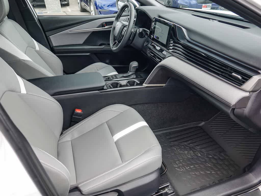 Used 2026 Toyota Camry SE FWD image 15