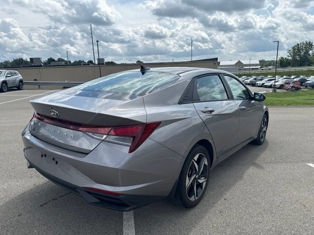 Used 2023 Hyundai Elantra SEL w/ Convenience Package FWD image 7