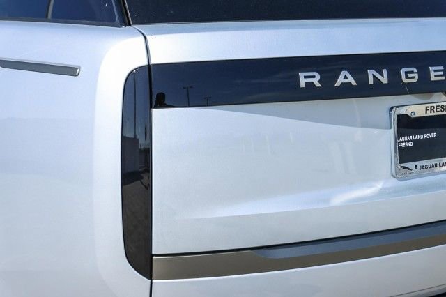 New 2025 Land Rover Range Rover SE image 7