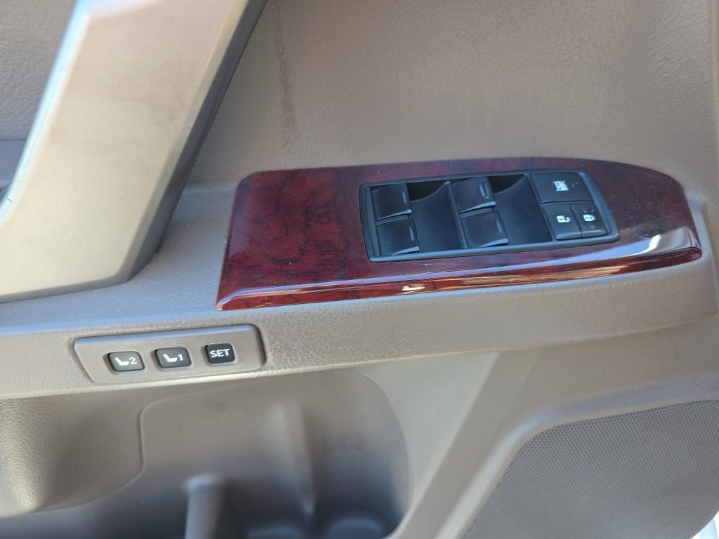 Used 2011 Lexus GX 460 w/ Comfort Plus Pkg image 23