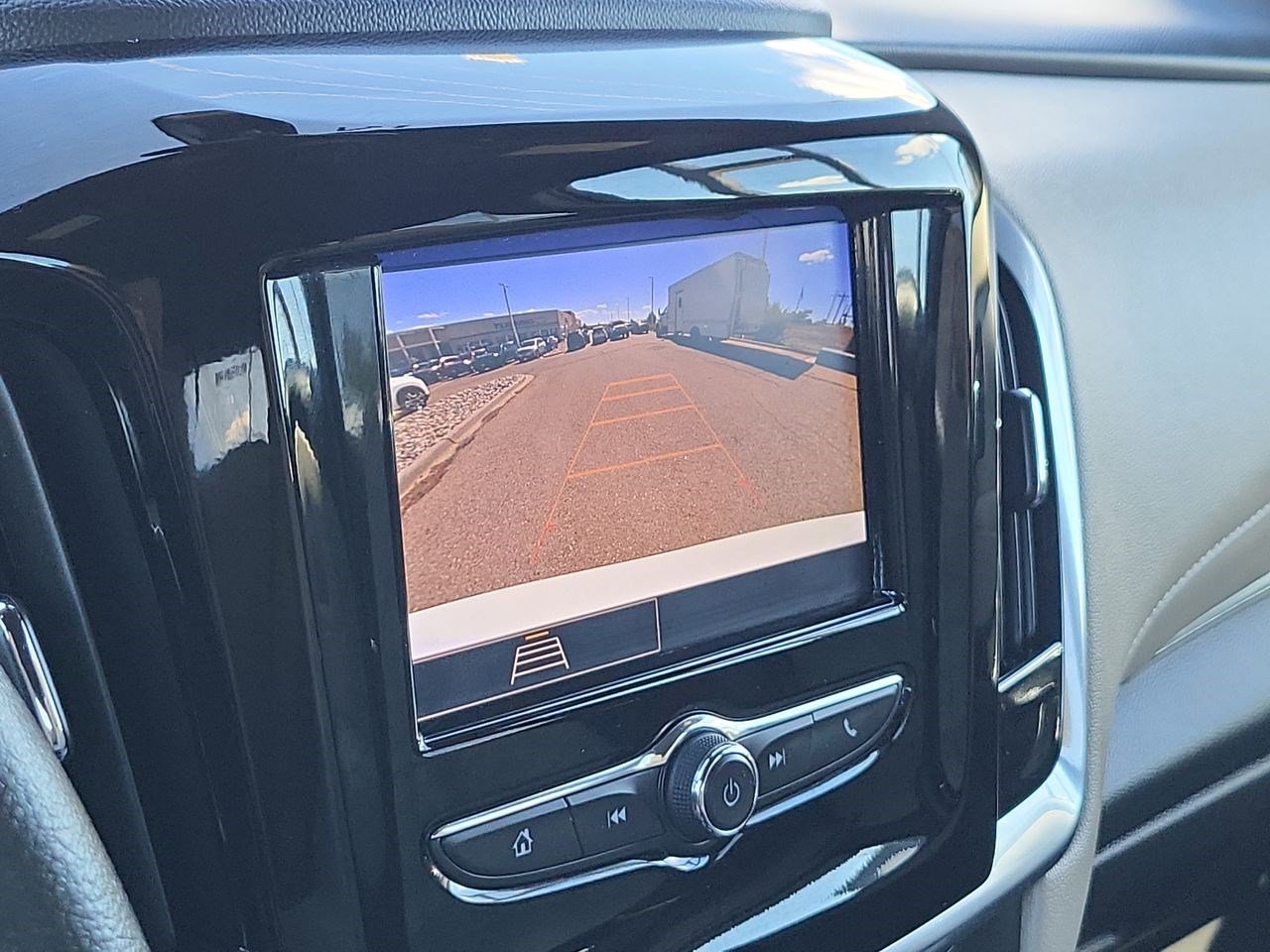 Used 2023 Chevrolet Traverse LS image 20