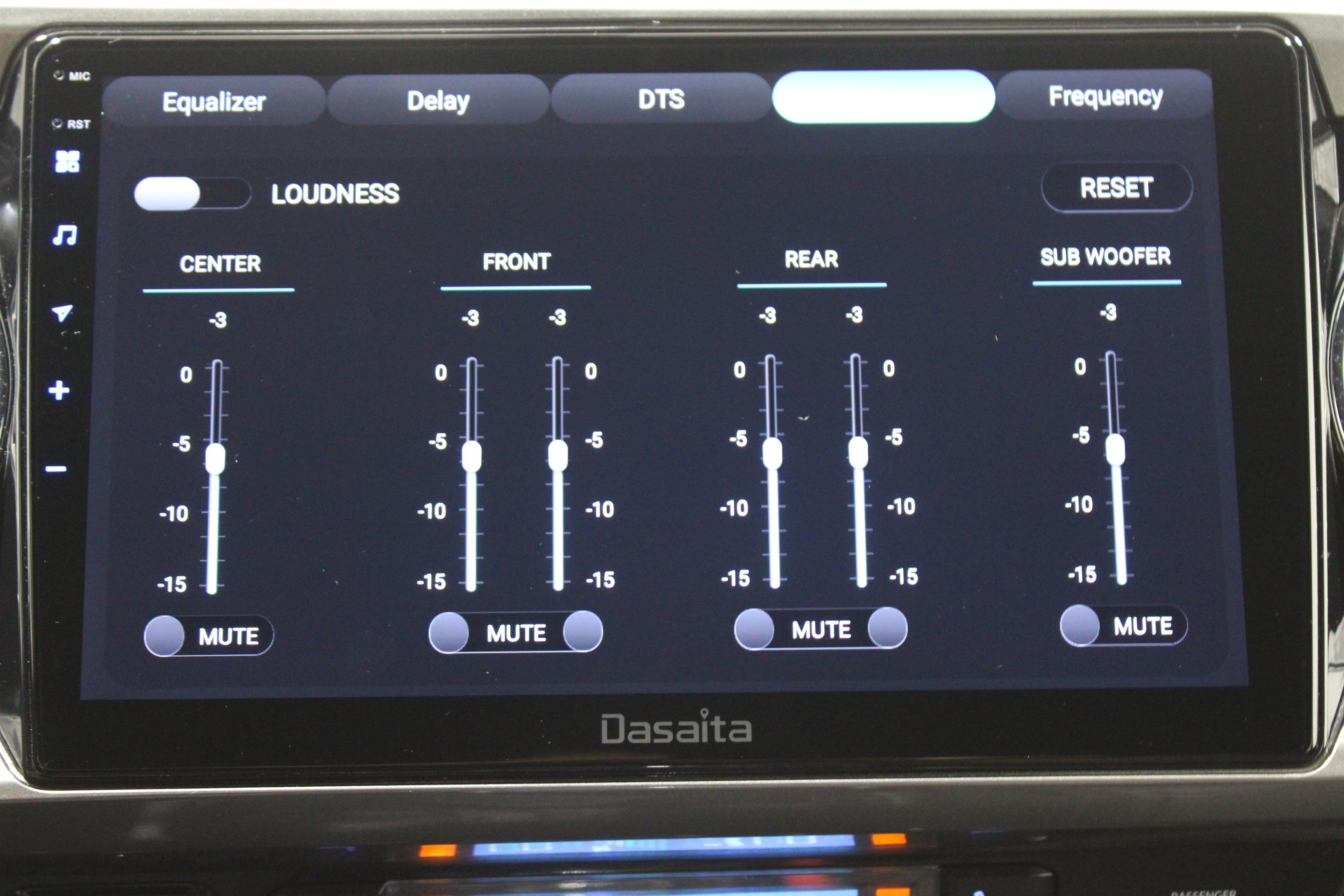 Used 2016 Toyota Tacoma Limited image 19