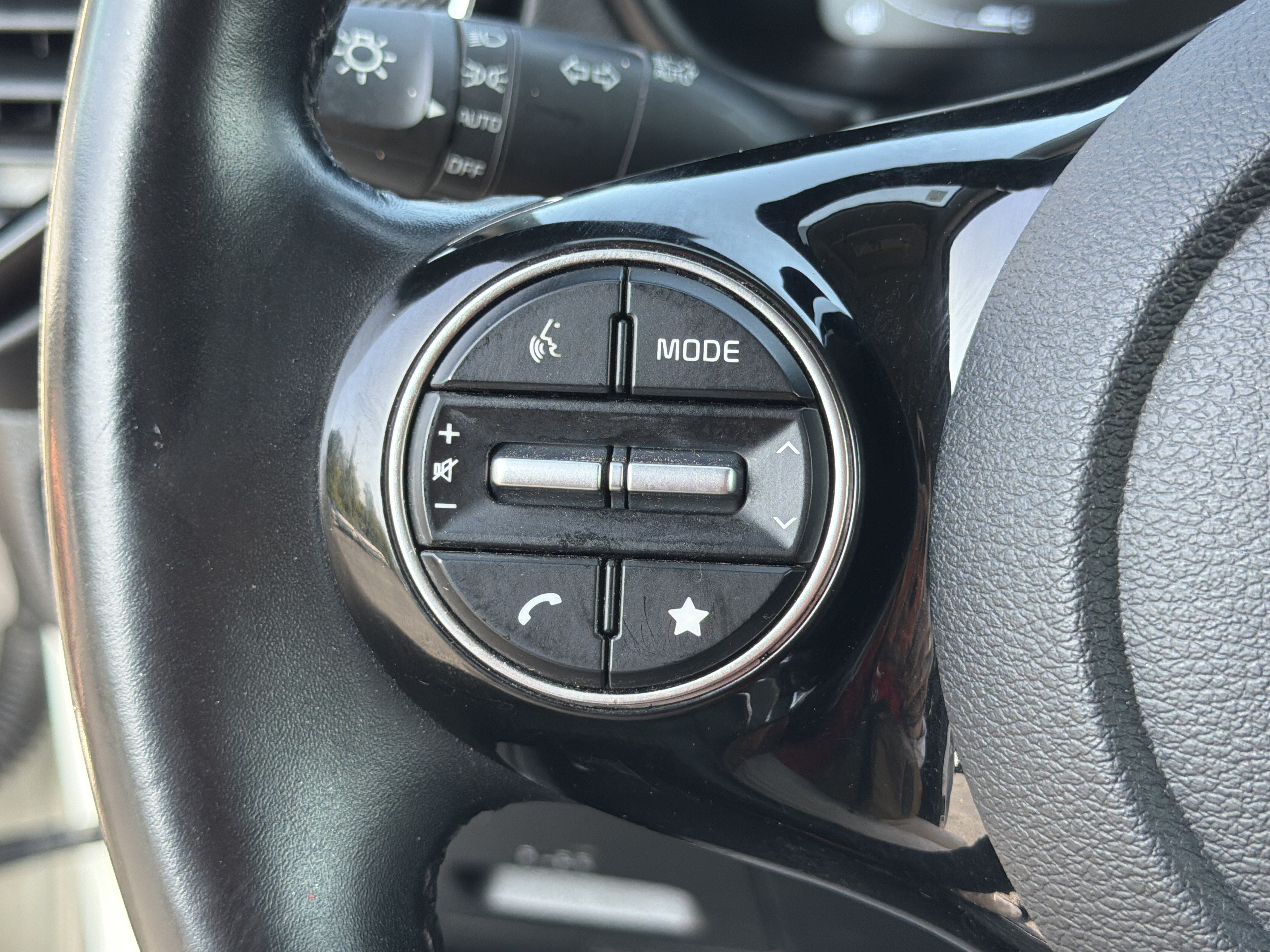 Used 2025 Kia Soul EX FWD image 23