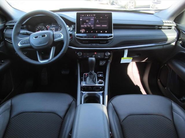 New 2026 Jeep Compass Latitude image 12