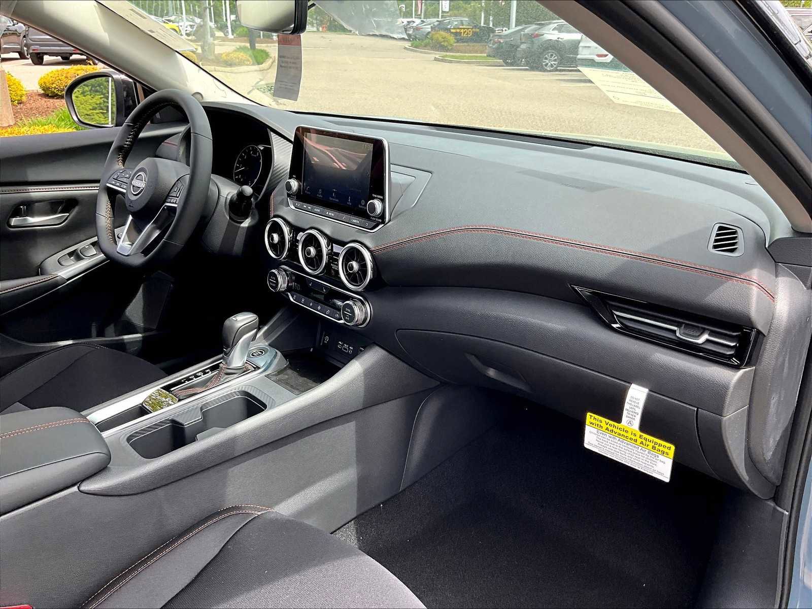 New 2025 Nissan Sentra SR w/ Midnight Edition image 10