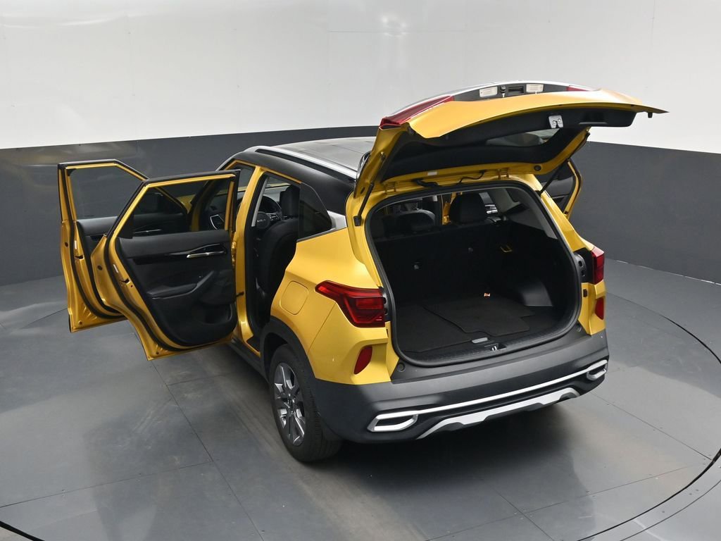 Certified 2022 Kia Seltos S image 30