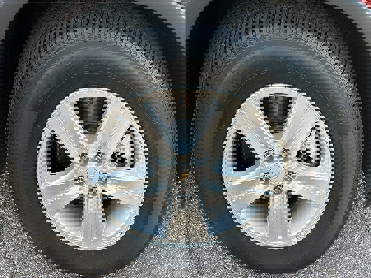 Used 2021 Chevrolet Trax LS w/ Tint and Cruise Package image 6