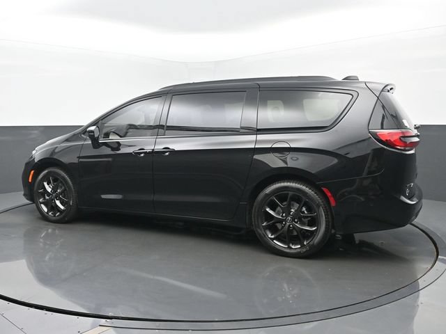 New 2025 Chrysler Pacifica Limited FWD image 3