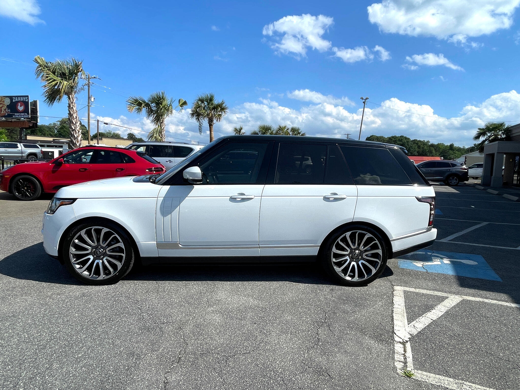 Used 2015 Land Rover Range Rover Autobiography image 4