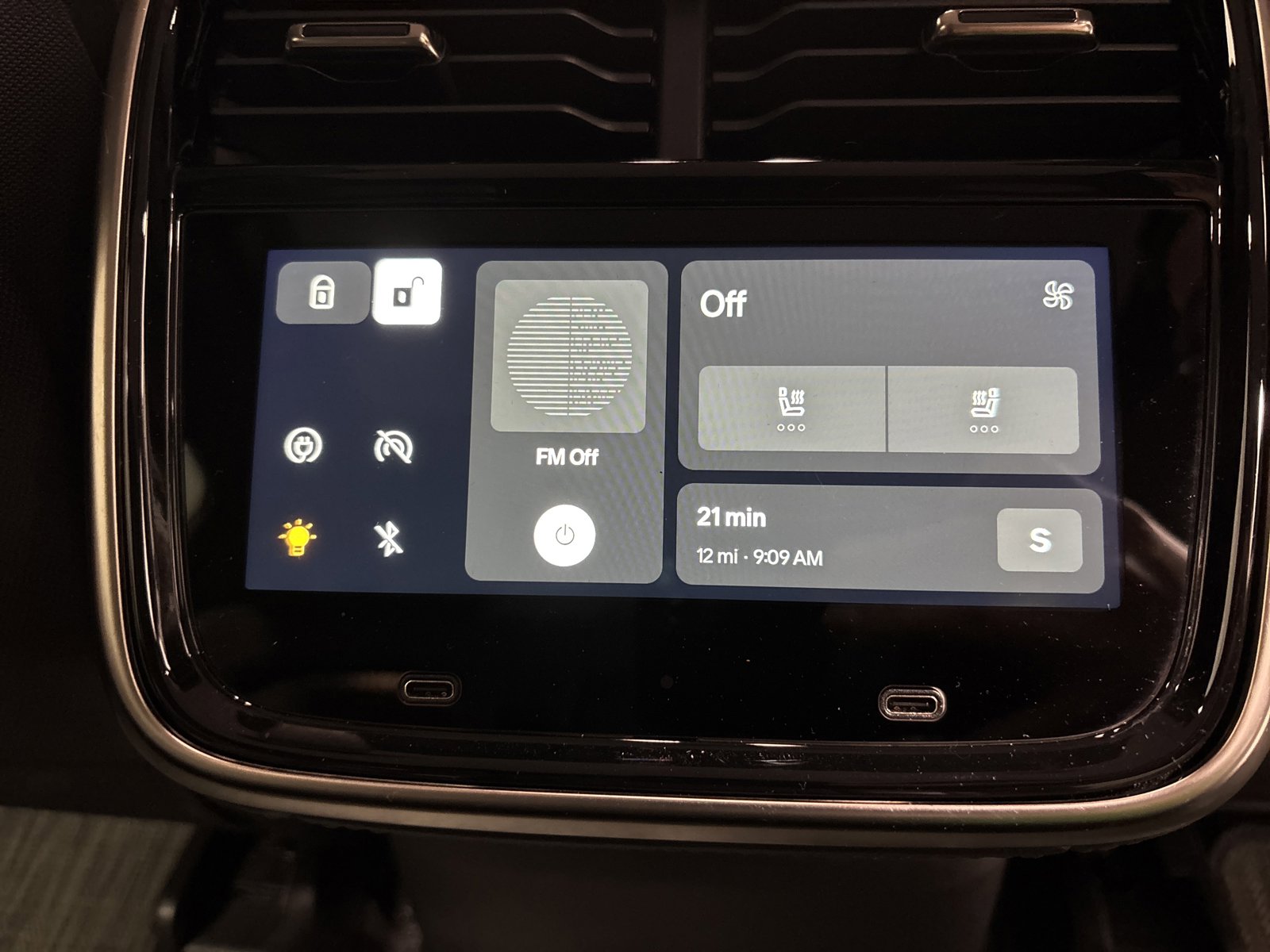 Used 2023 Rivian R1S Adventure image 30