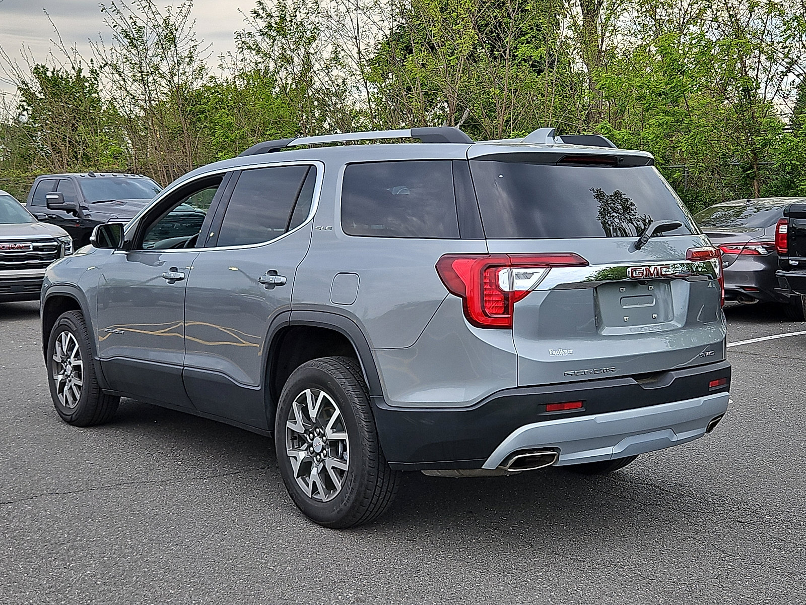 Certified 2023 GMC Acadia SLE w/ Driver Convenience Package AWD/4WD image 4