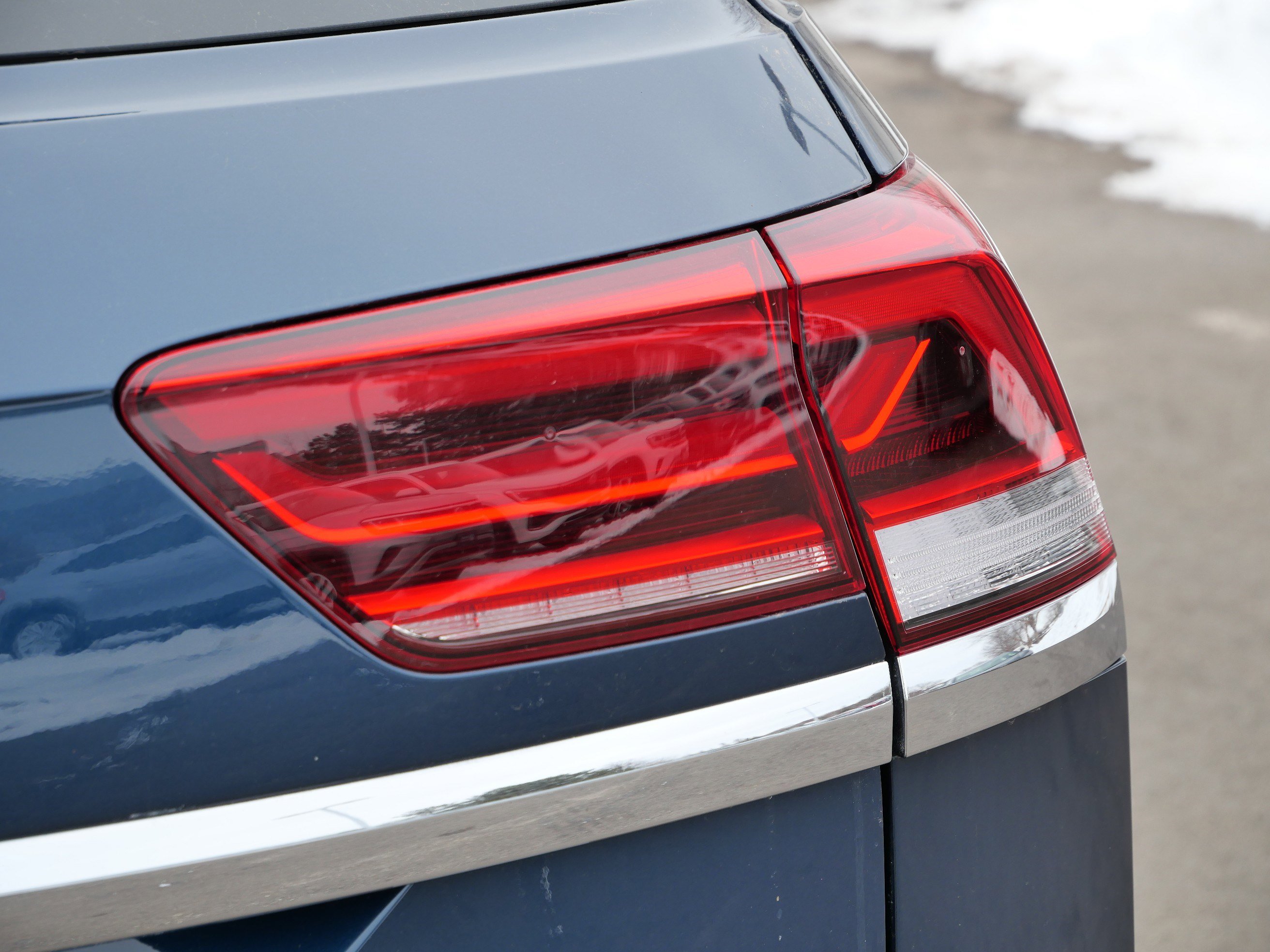 Used 2022 Volkswagen Atlas Cross Sport SEL R-Line image 17