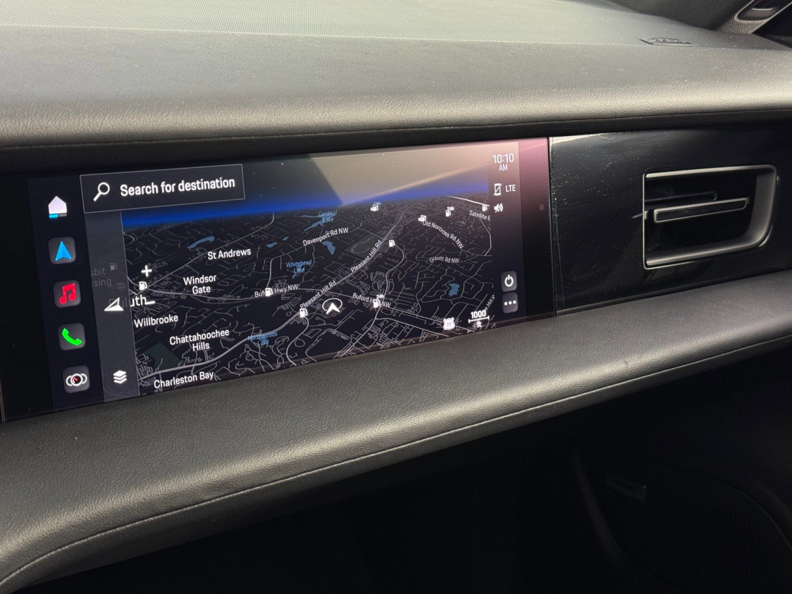 Used 2023 Porsche Taycan 4S w/ Premium Package image 32