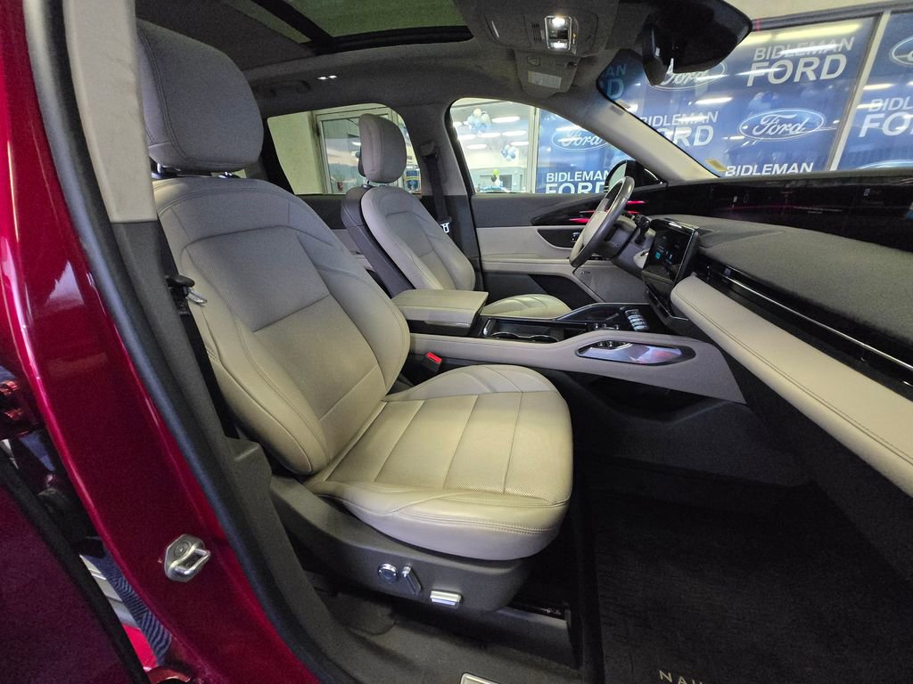 Used 2024 Lincoln Nautilus Premier w/ Equipment Group 102A image 28