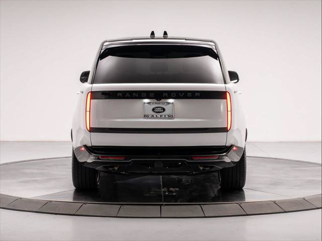 Used 2024 Land Rover Range Rover SE AWD/4WD image 4