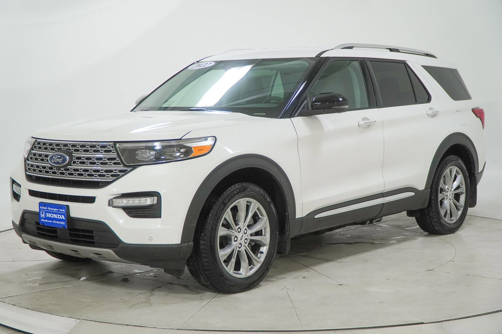 Used 2022 Ford Explorer Limited w/ Equipment Group 301A image 3