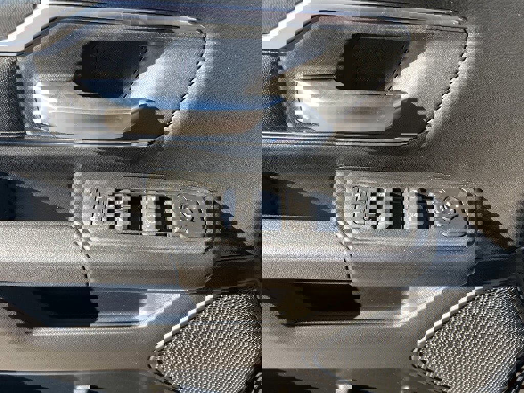 New 2026 RAM 1500 4x4 Crew Cab image 19