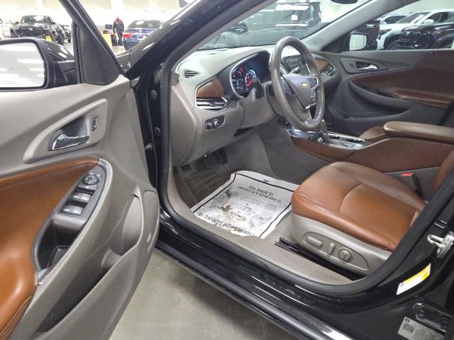 Used 2018 Chevrolet Malibu LT w/ Leather Package image 15