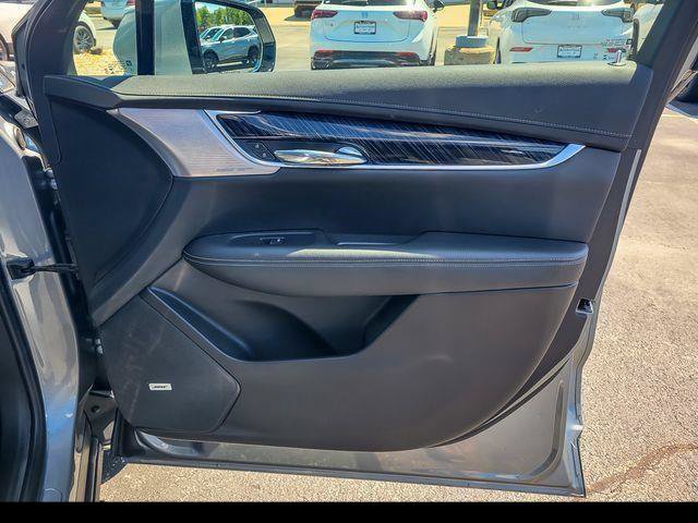 Used 2023 Cadillac XT6 Premium Luxury w/ LPO, Floor Liner Package AWD/4WD image 26