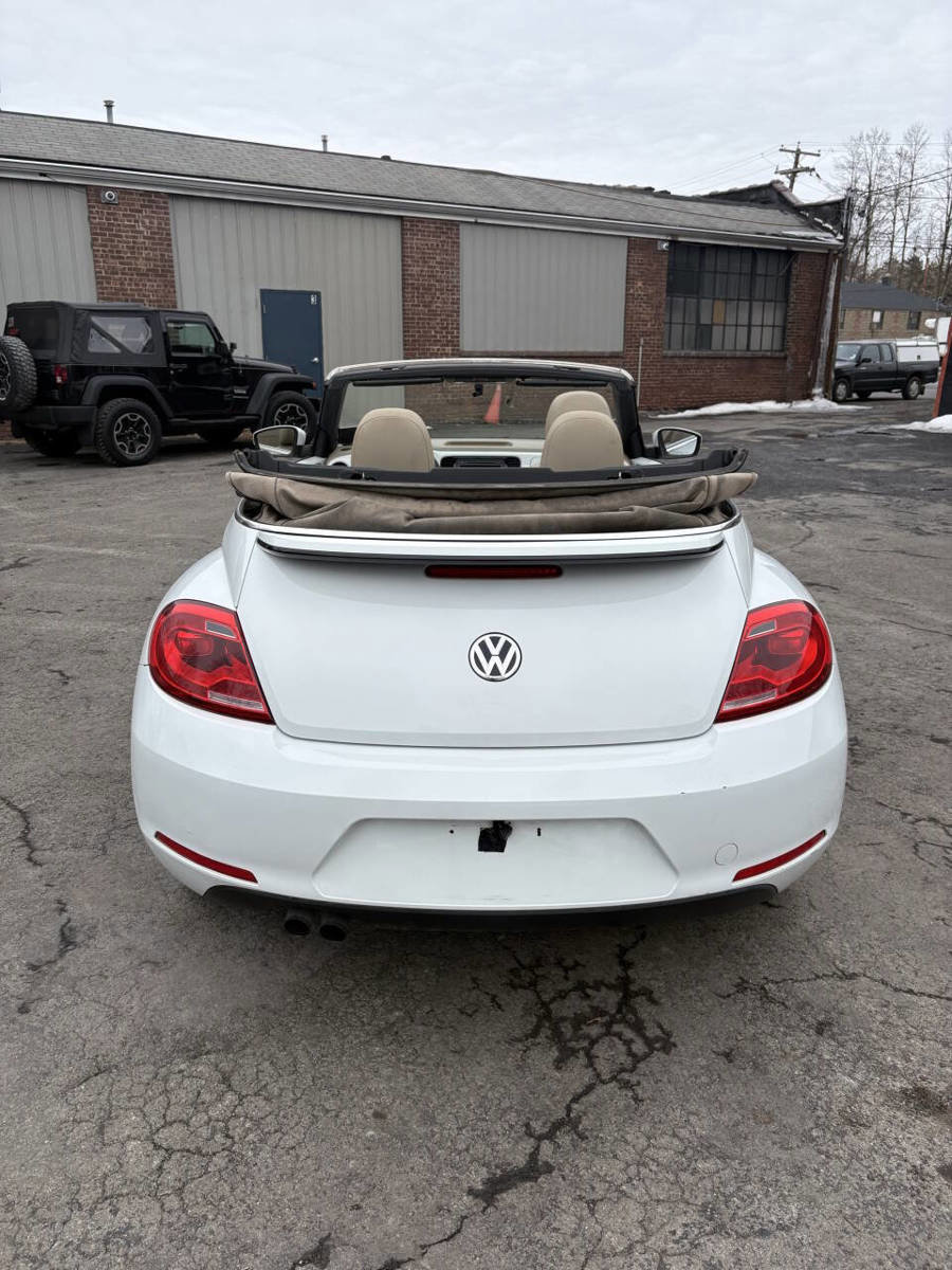 Used 2015 Volkswagen Beetle 1.8T FWD image 5