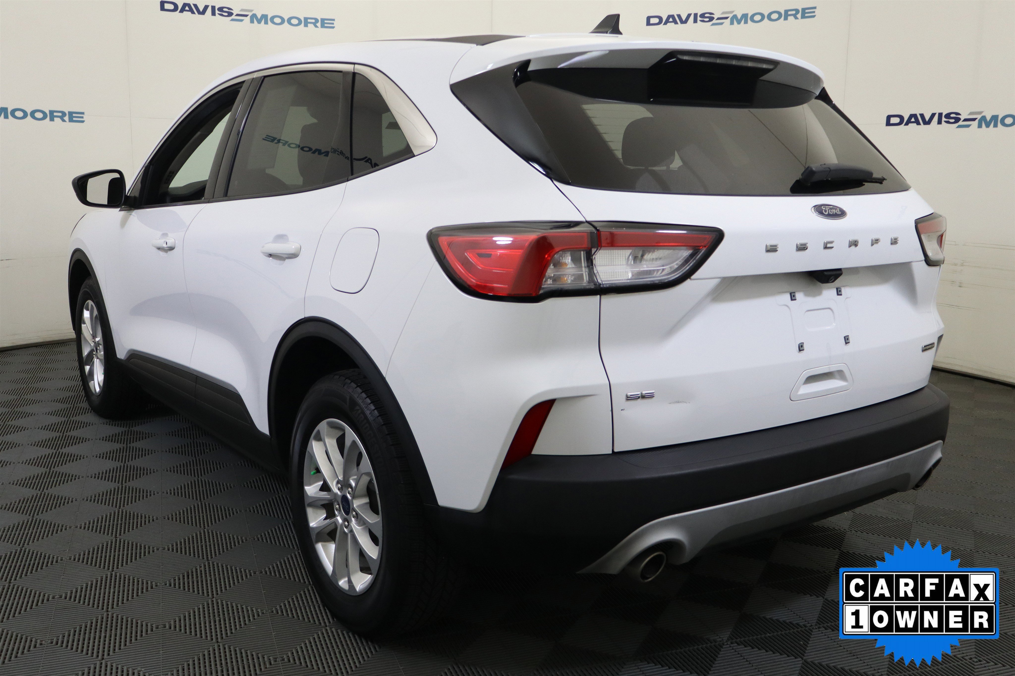 Used 2022 Ford Escape SE image 9