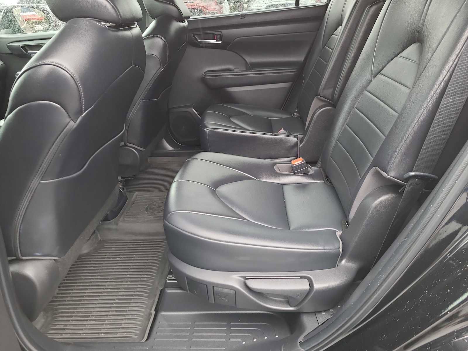 Used 2022 Toyota Highlander XLE image 21