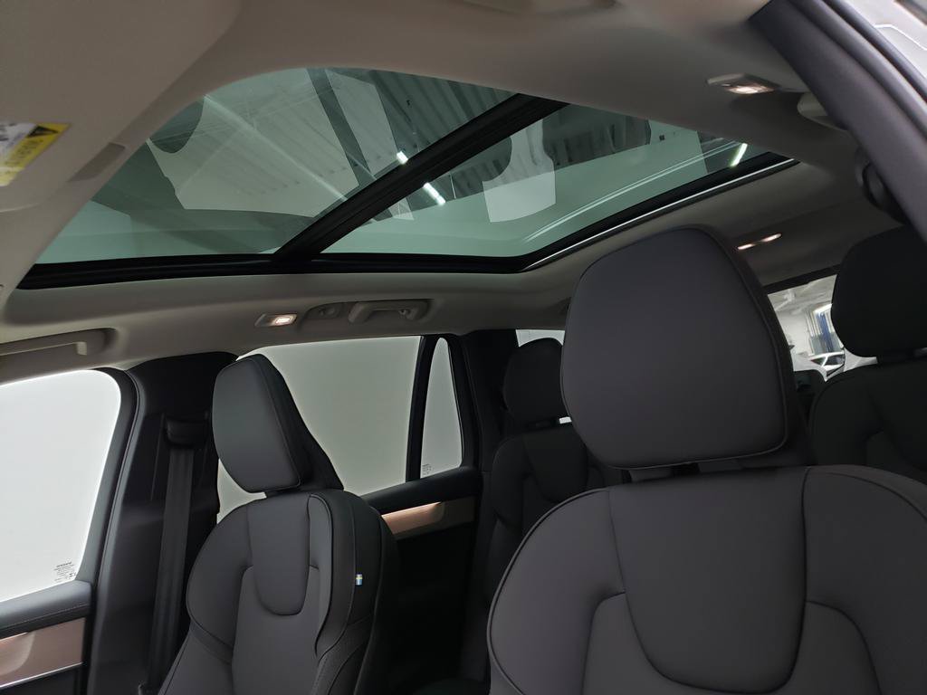 New 2026 Volvo XC90 B5 Core AWD/4WD image 7