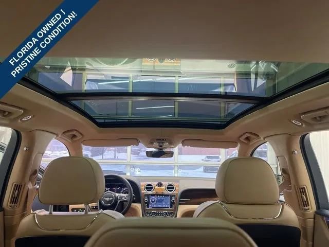 Used 2018 Bentley Bentayga AWD/4WD image 28