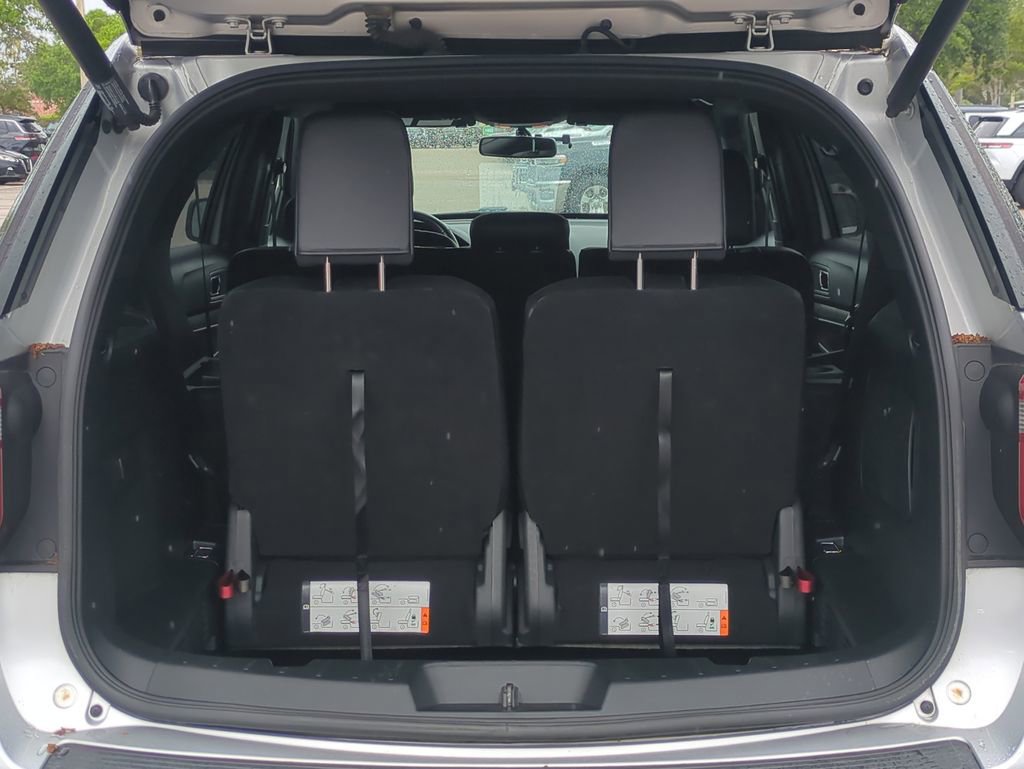 Used 2019 Ford Explorer XLT w/ Equipment Group 202A image 14