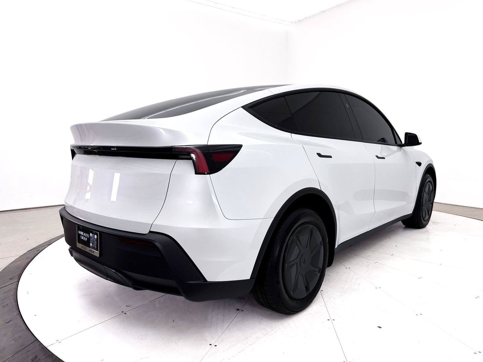 Used 2026 Tesla Model Y 2WD image 16