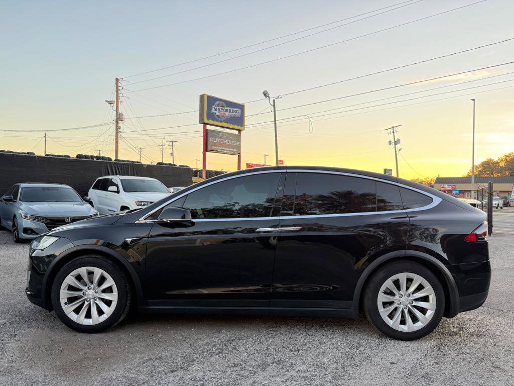 Used 2018 Tesla Model X 75D image 8