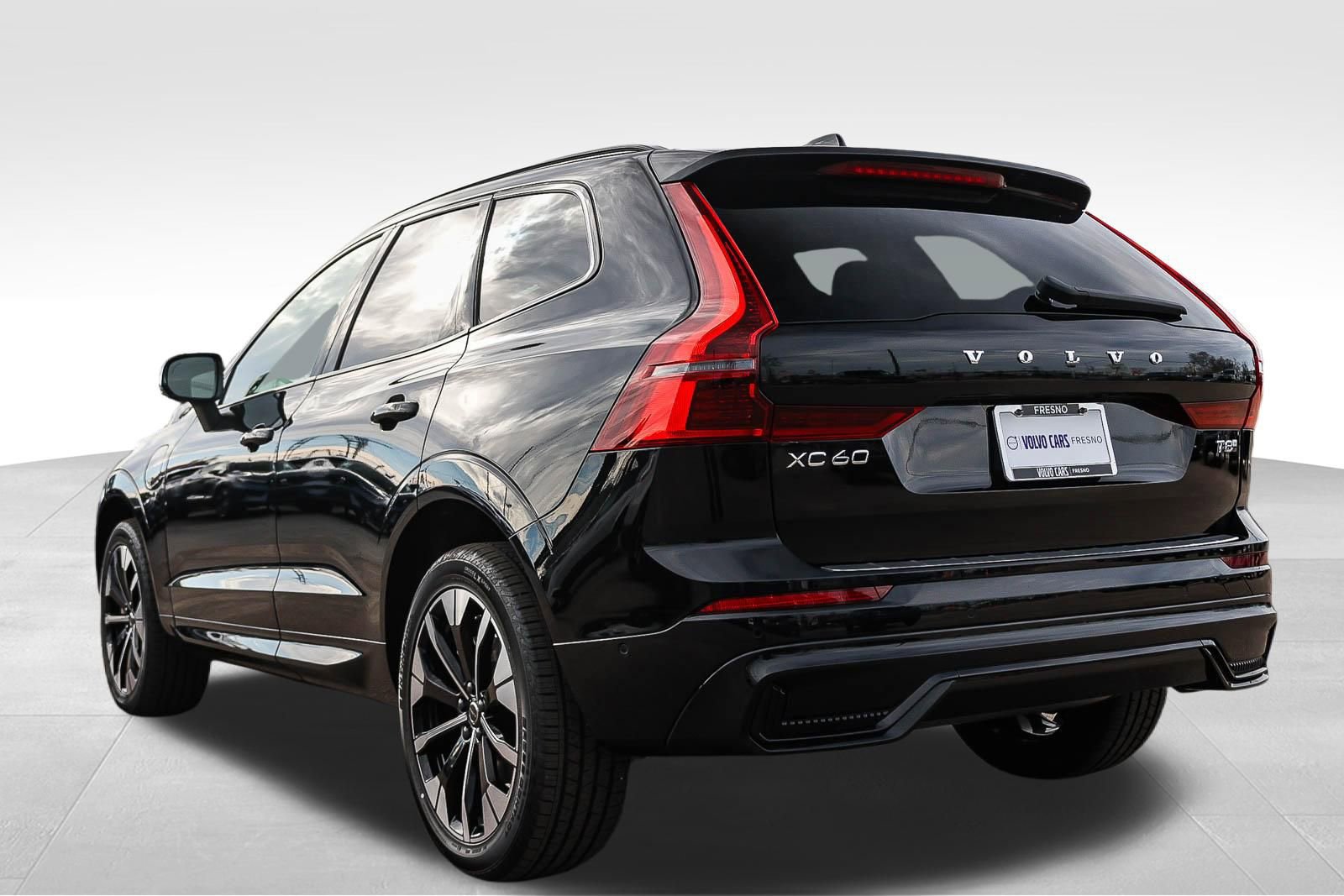 New 2026 Volvo XC60 T8 Plus w/ Protection Package Premier image 7