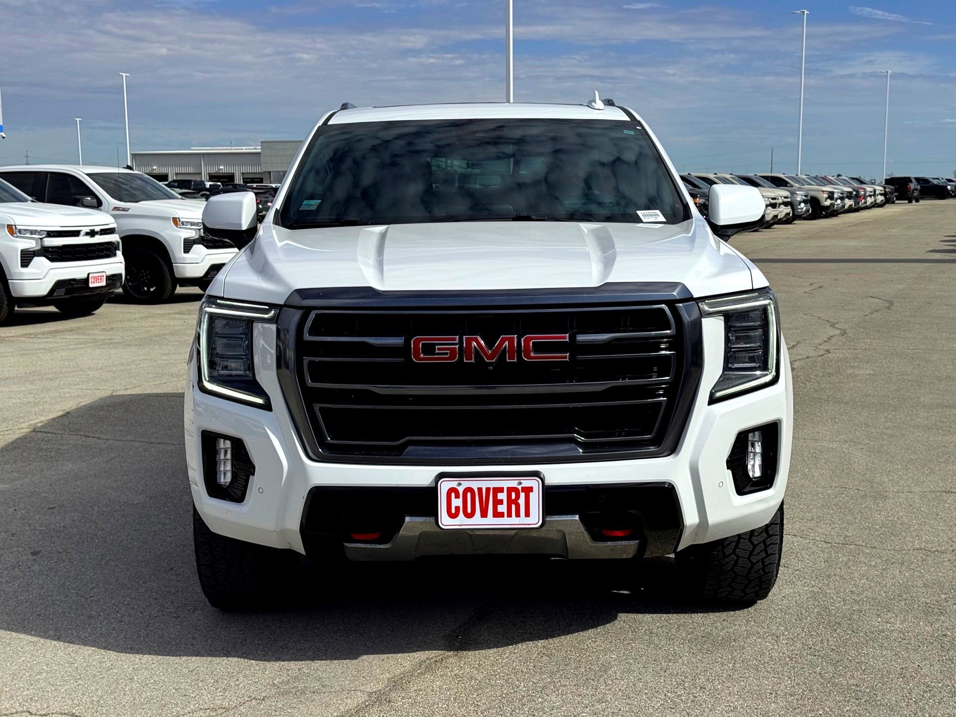 Used 2023 GMC Yukon AT4 w/ Technology Package image 3