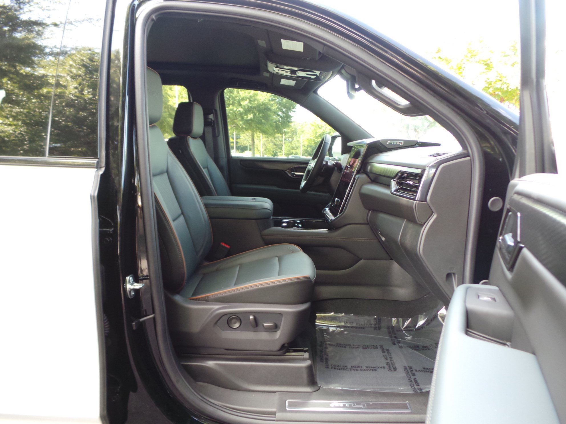 Used 2026 GMC Yukon AT4 AWD/4WD image 49