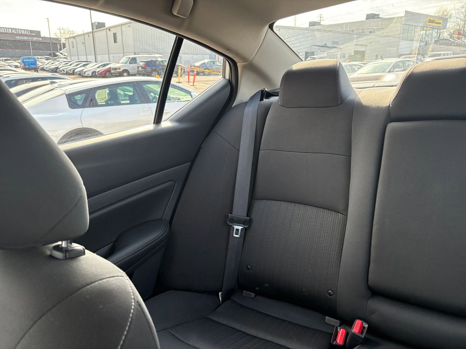 Used 2025 Nissan Altima 2.5 SV FWD image 39