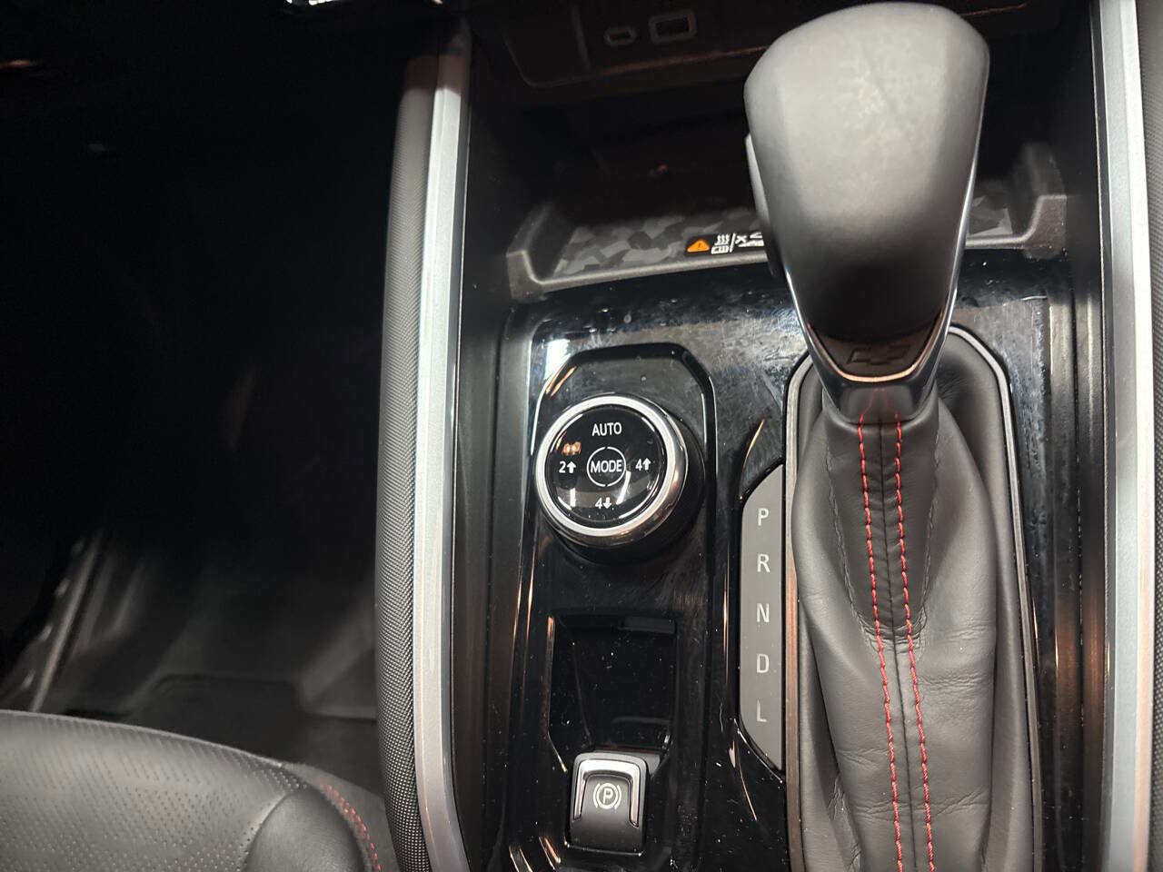 Used 2025 Chevrolet Colorado Z71 w/ Z71 Convenience Package 2 image 12