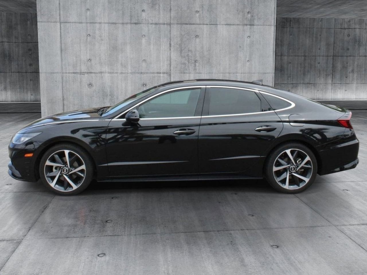 Used 2021 Hyundai Sonata SEL Plus FWD image 2