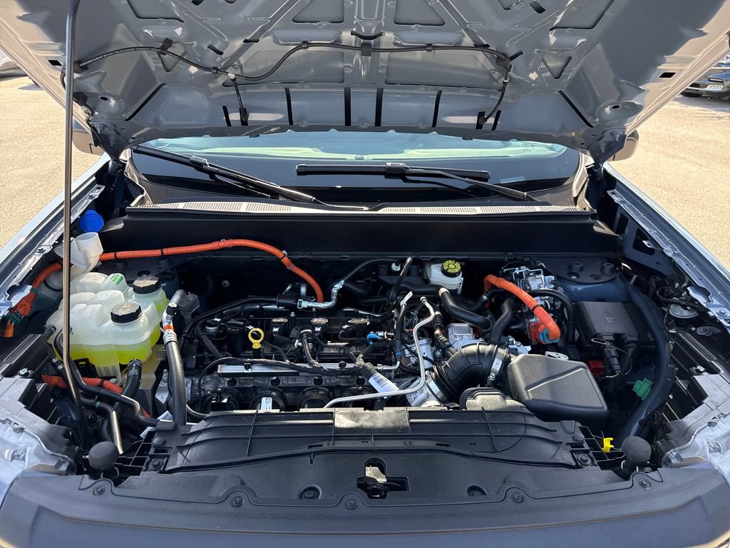 Certified 2025 Ford Maverick XLT FWD image 27