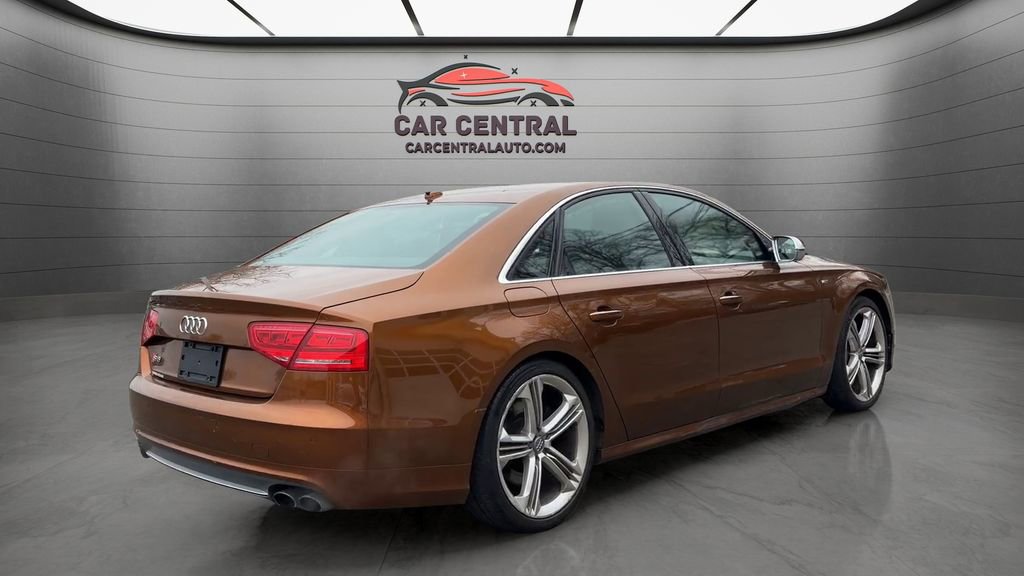 Used 2014 Audi S8 image 5