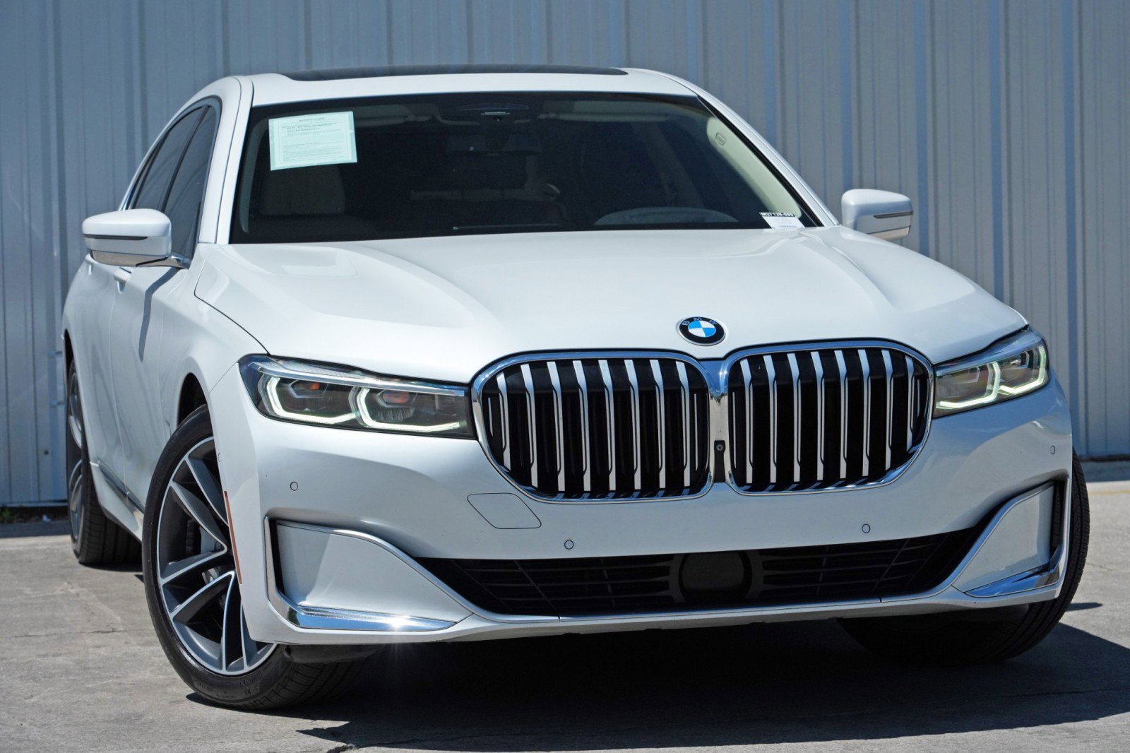 Used 2020 BMW 750i xDrive w/ Executive Package AWD/4WD image 2