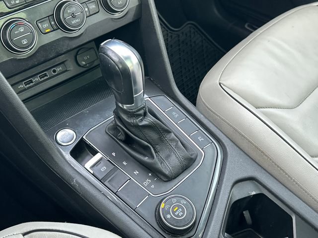 Used 2019 Volkswagen Tiguan SEL Premium image 30