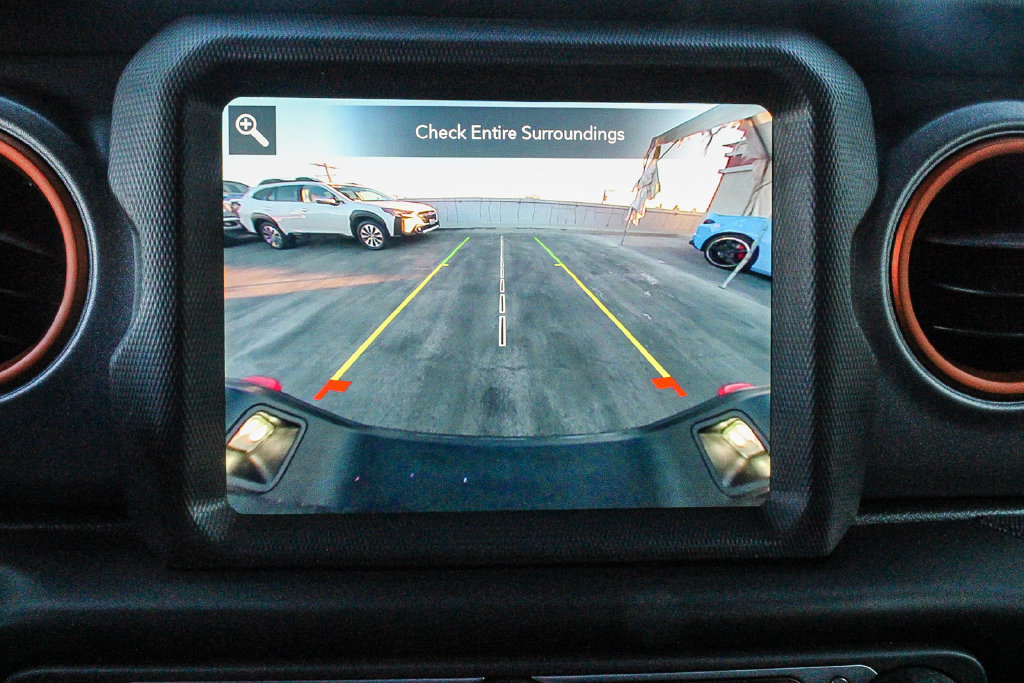 Used 2023 Jeep Gladiator Mojave w/ Safety Group AWD/4WD image 24