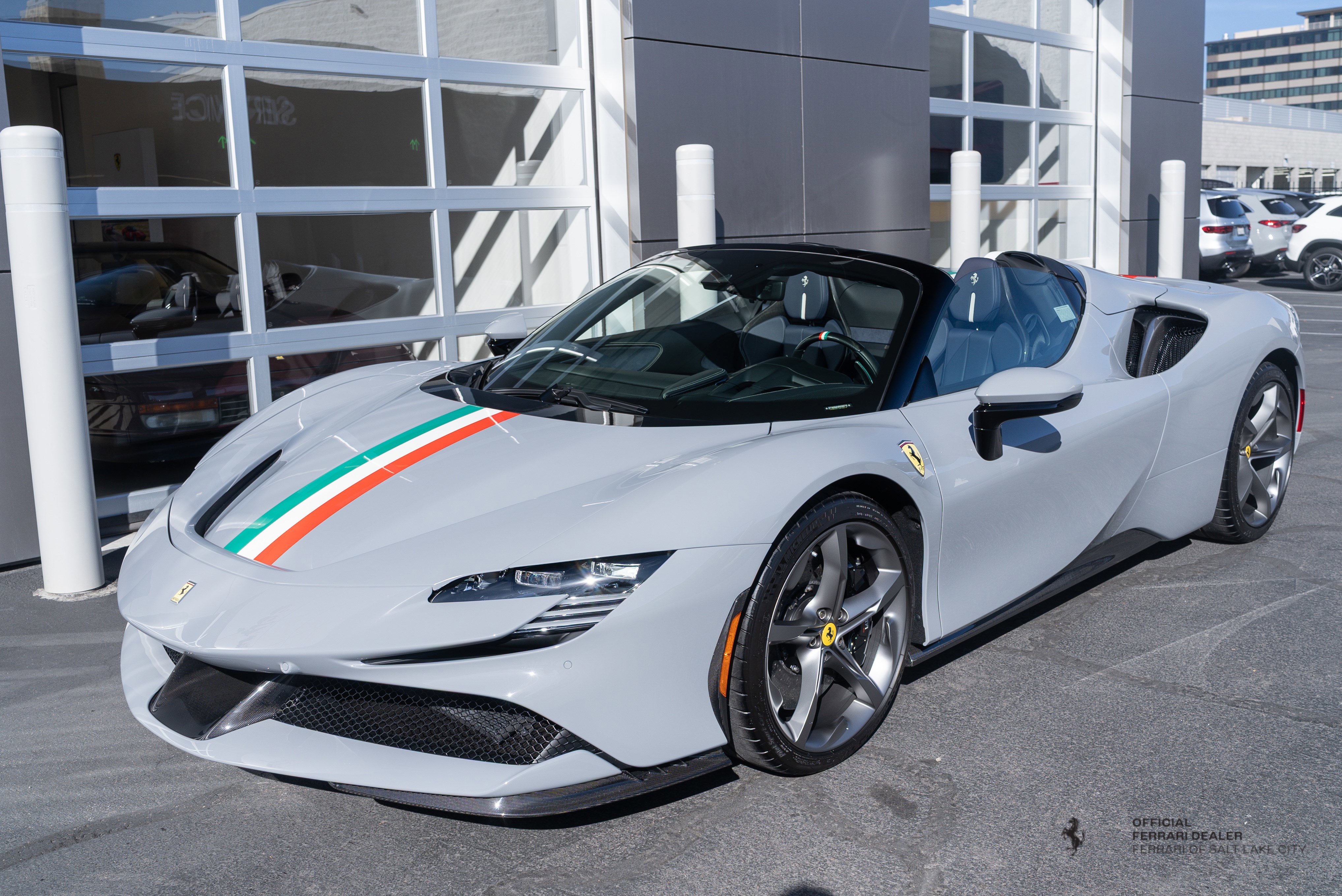 Used 2024 Ferrari SF90 Spider image 1