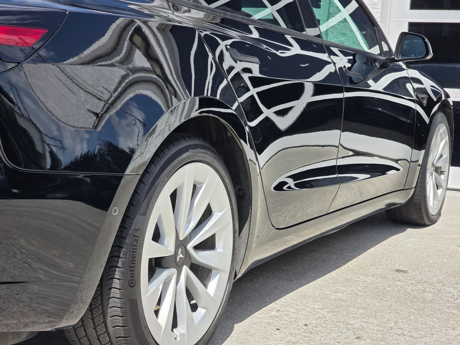 Used 2022 Tesla Model 3 Long Range AWD/4WD image 38