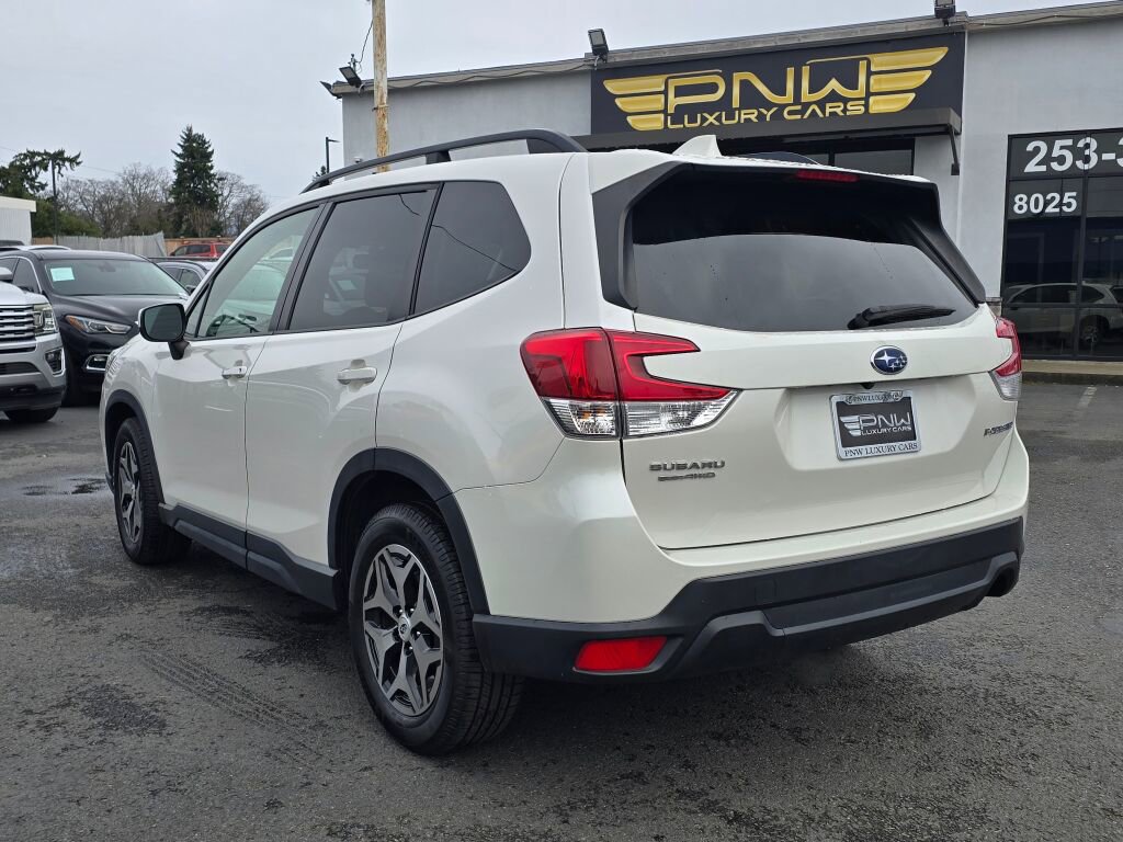 Used 2021 Subaru Forester Premium image 10