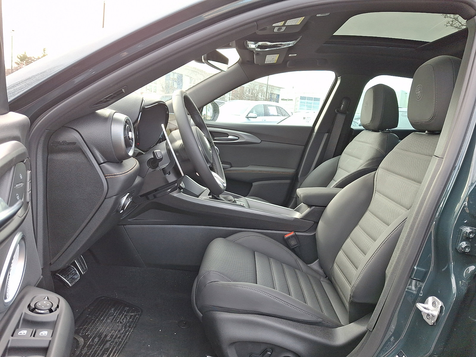 New 2026 Alfa Romeo Tonale Veloce w/ Quick Order Package 23H Volce image 9