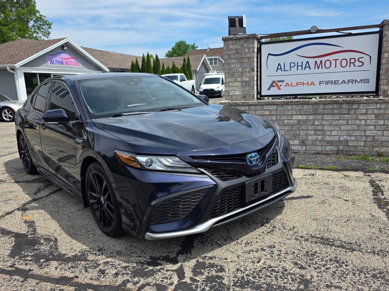 Used 2021 Toyota Camry XSE w/ Navigation Upgrade Package FWD image 1