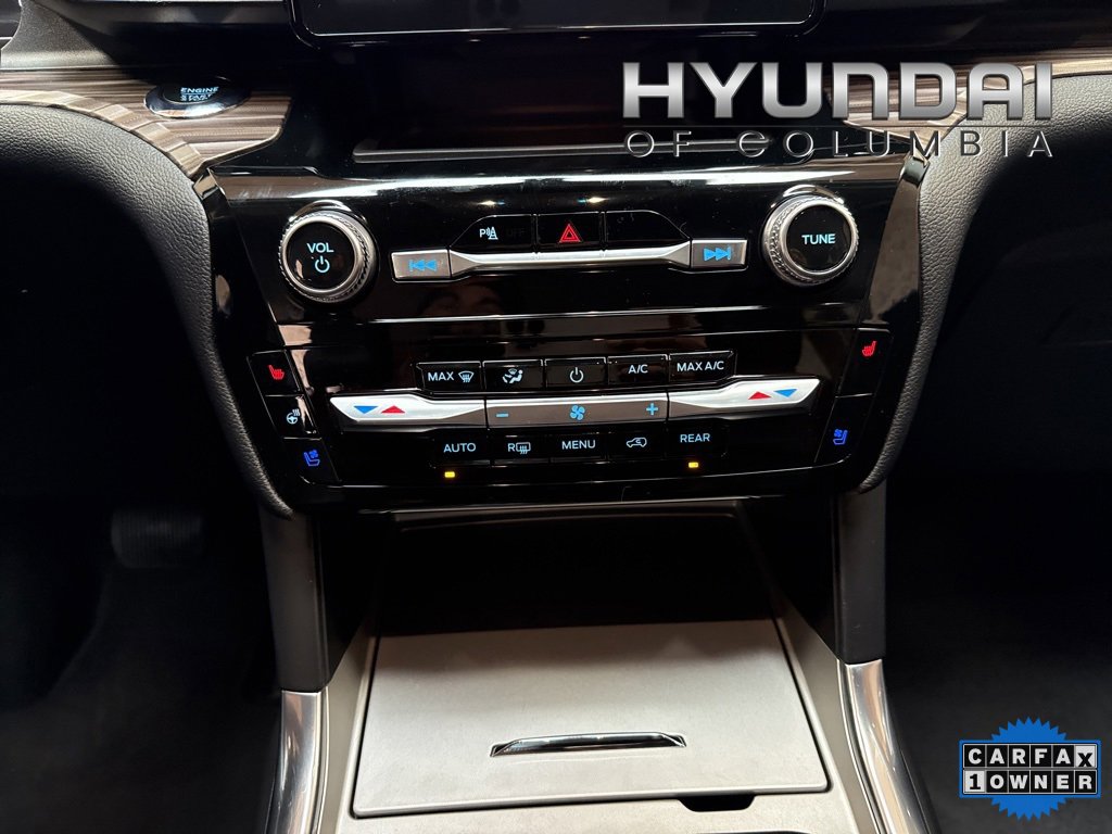 Used 2024 Ford Explorer Limited image 21